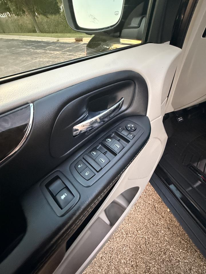 Chrysler Town & Country Touring 2016
