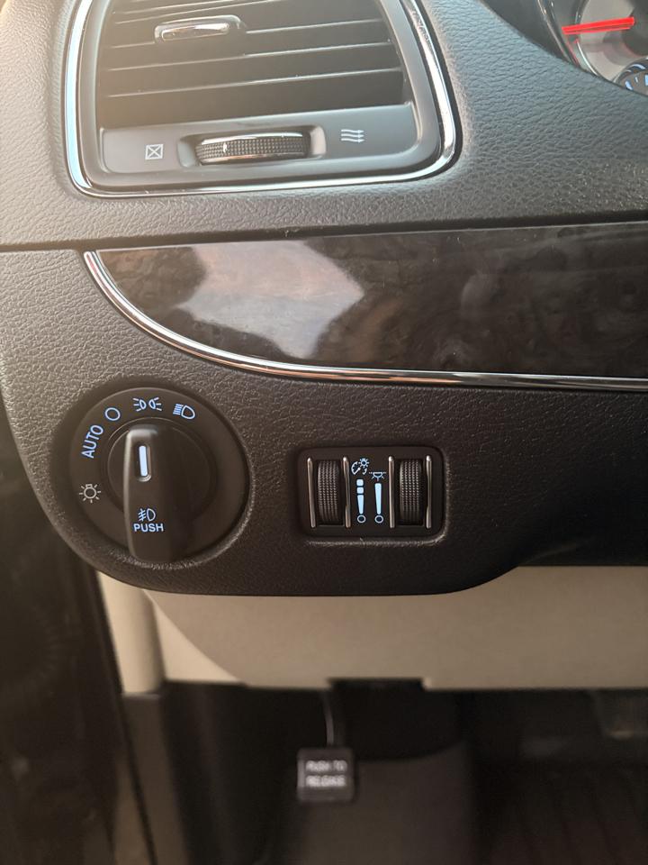 Chrysler Town & Country Touring 2016