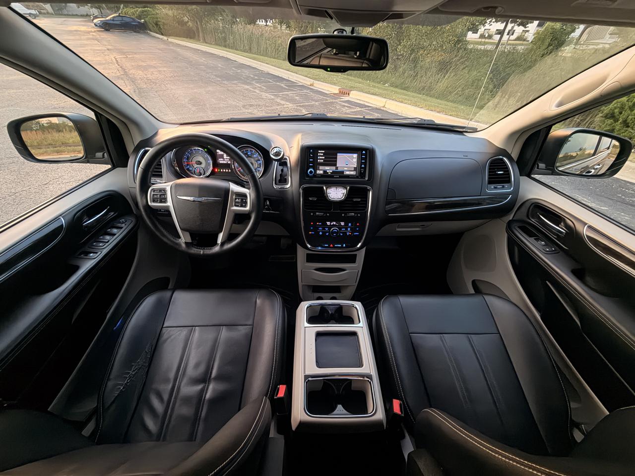 Chrysler Town & Country Touring 2016