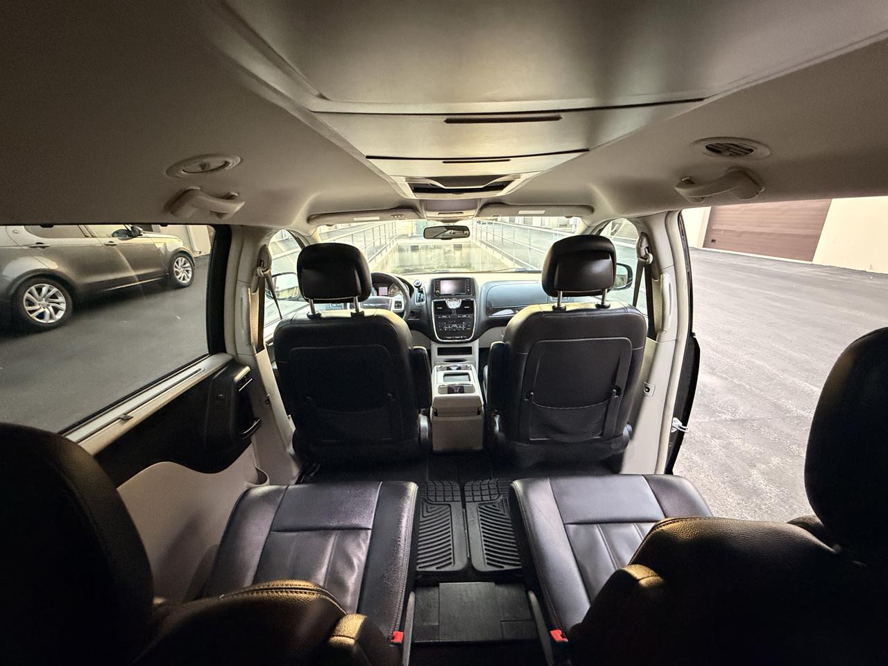 Chrysler Town & Country Touring 2016