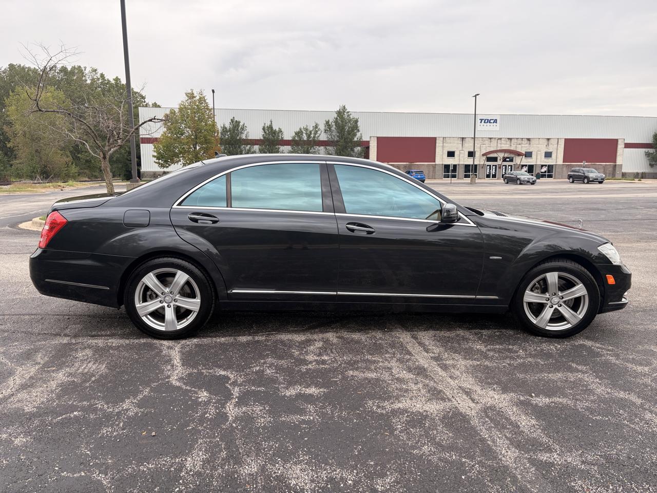 Mercedes-Benz S-Class S550 4-MATIC 2012