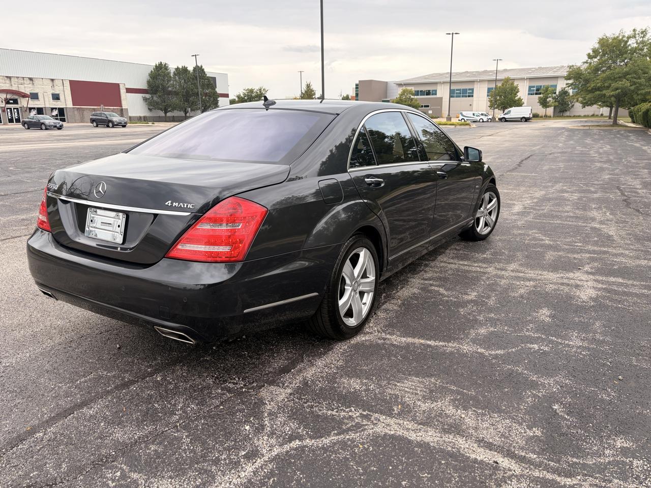 Mercedes-Benz S-Class S550 4-MATIC 2012