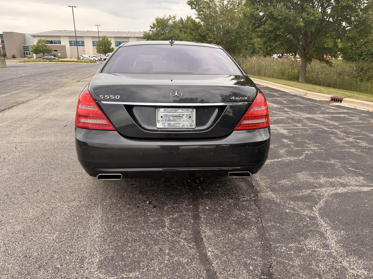 Mercedes-Benz S-Class S550 4-MATIC 2012