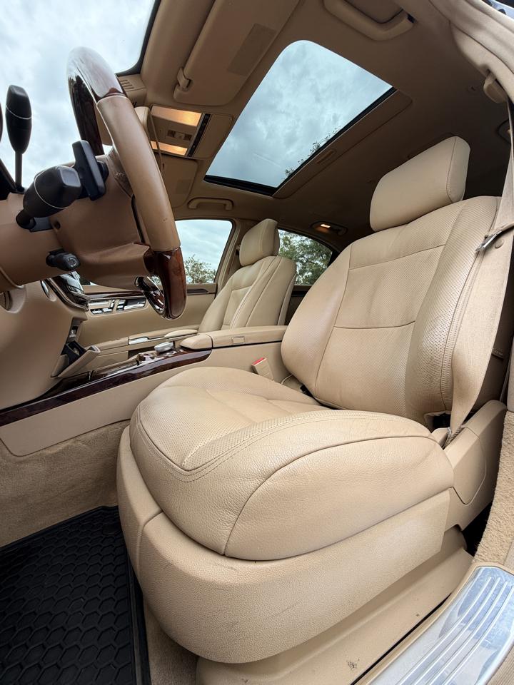 Mercedes-Benz S-Class S550 4-MATIC 2012