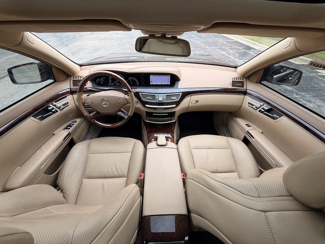 Mercedes-Benz S-Class S550 4-MATIC 2012