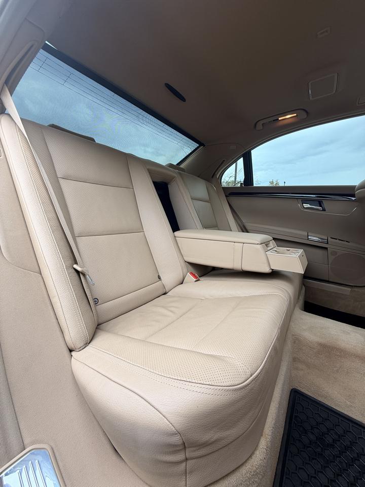 Mercedes-Benz S-Class S550 4-MATIC 2012