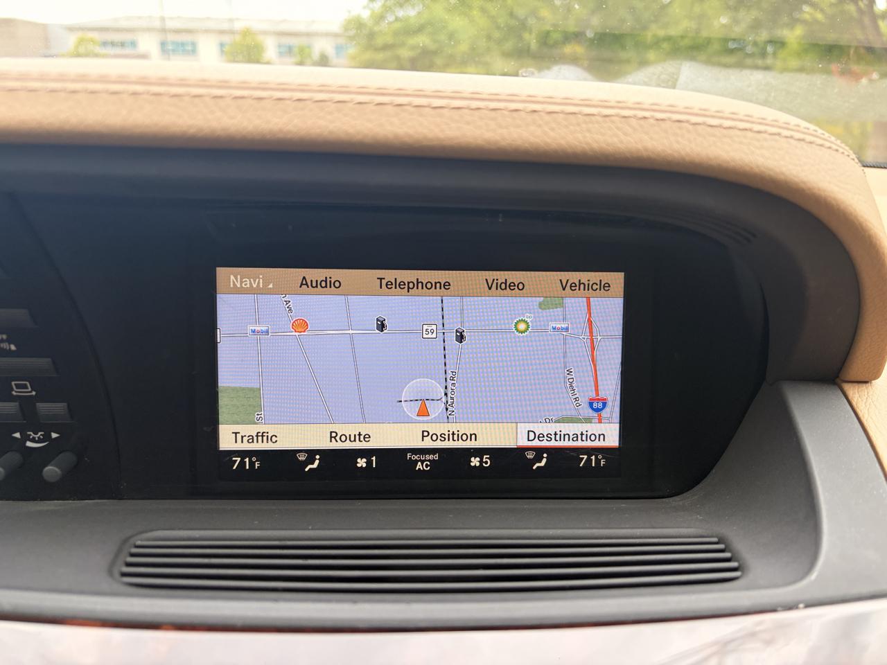 Mercedes-Benz S-Class S550 4-MATIC 2012