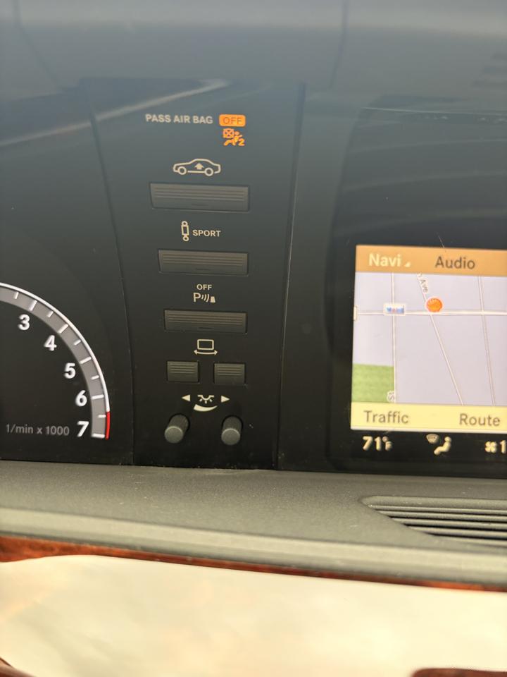 Mercedes-Benz S-Class S550 4-MATIC 2012