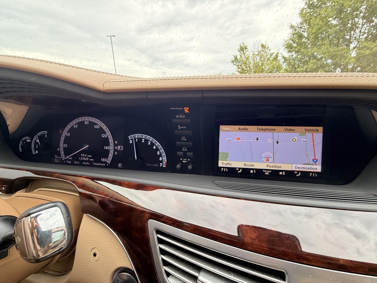 Mercedes-Benz S-Class S550 4-MATIC 2012