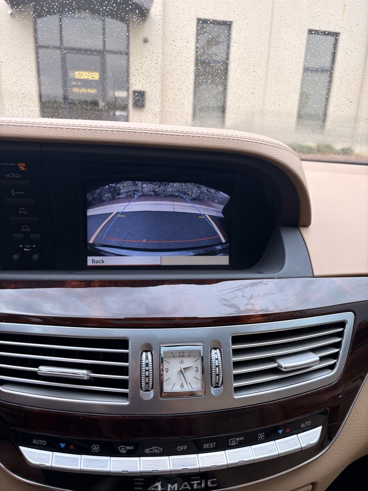Mercedes-Benz S-Class S550 4-MATIC 2012