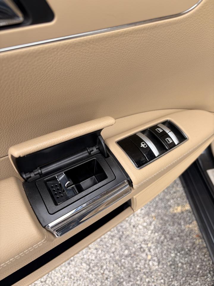 Mercedes-Benz S-Class S550 4-MATIC 2012