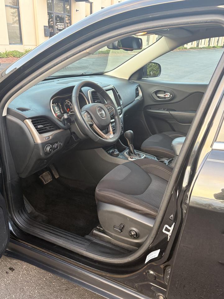 Jeep Cherokee Latitude 4WD 2015
