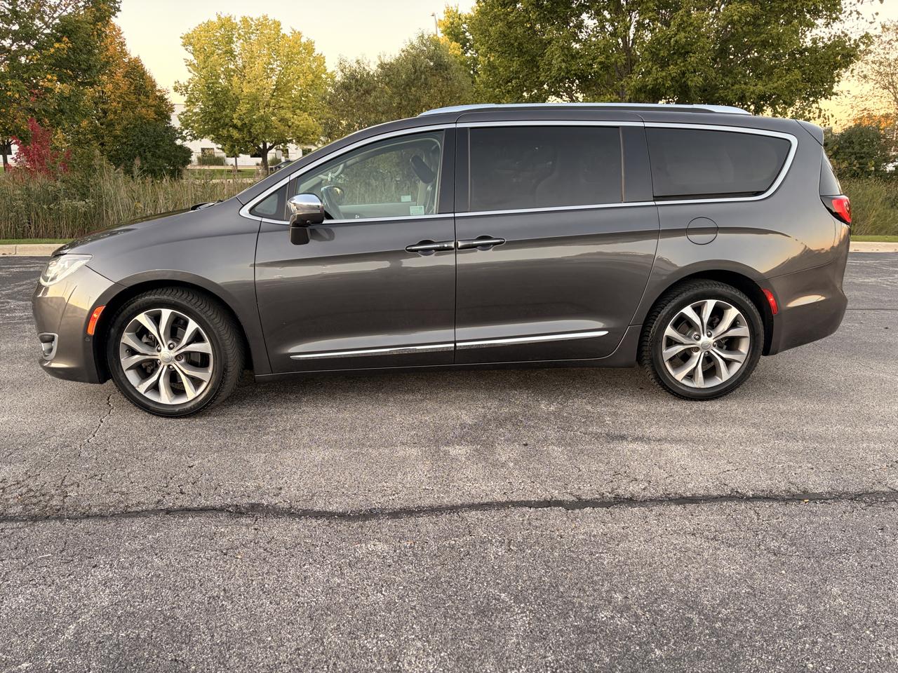 Chrysler Pacifica Limited 2019
