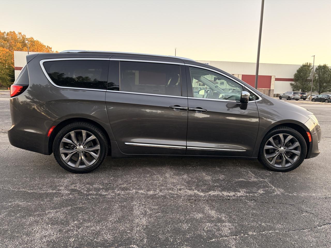 Chrysler Pacifica Limited 2019
