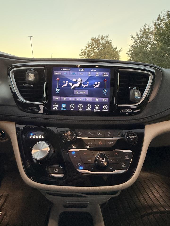 Chrysler Pacifica Limited 2019