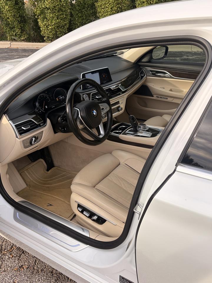 BMW 7-Series 750i xDrive 2016