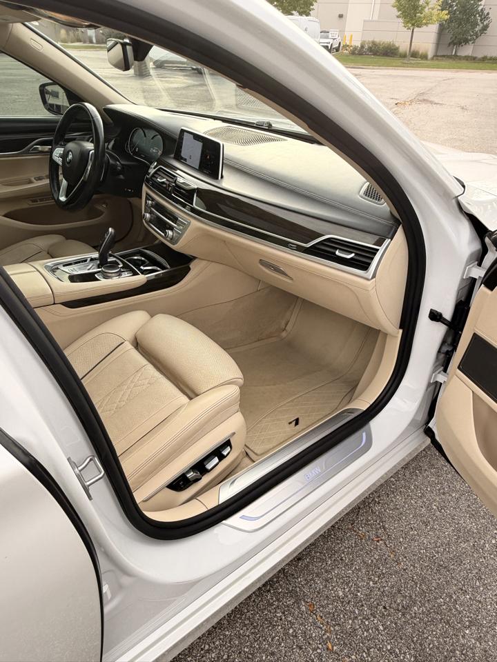 BMW 7-Series 750i xDrive 2016