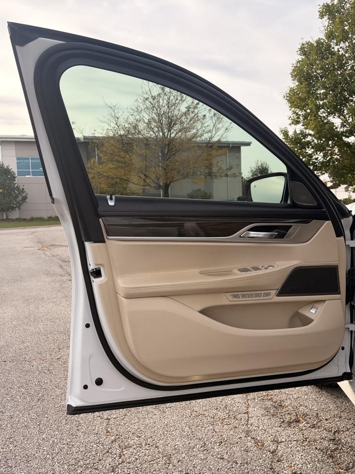 BMW 7-Series 750i xDrive 2016