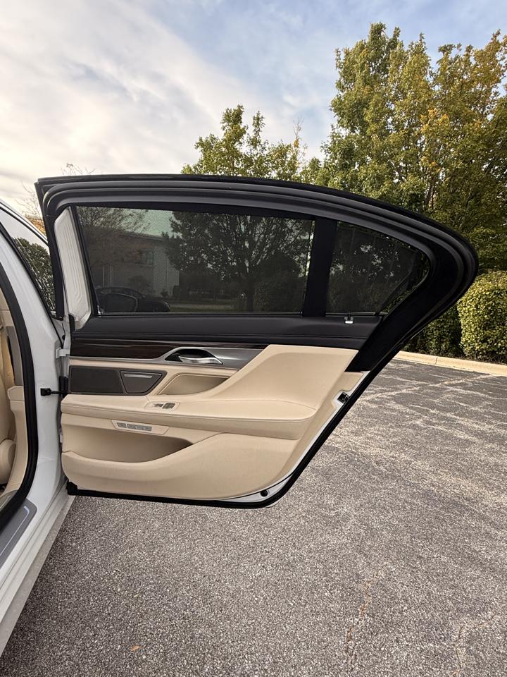 BMW 7-Series 750i xDrive 2016