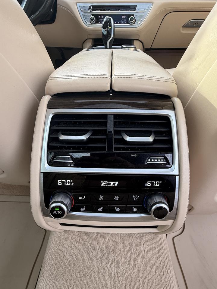 BMW 7-Series 750i xDrive 2016