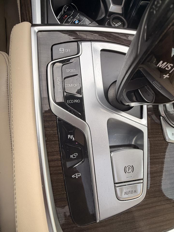 BMW 7-Series 750i xDrive 2016