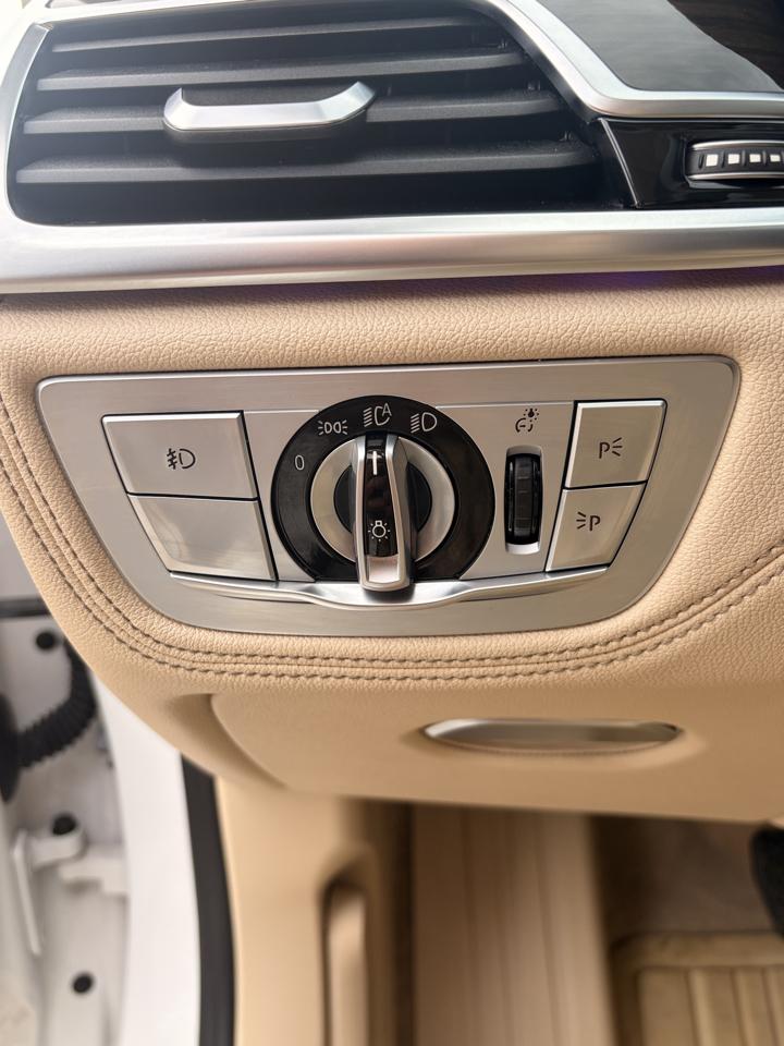 BMW 7-Series 750i xDrive 2016