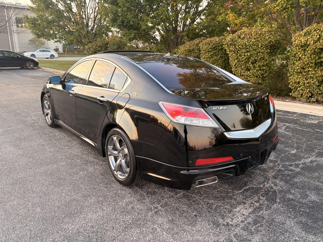 Acura TL 5-Speed AT with Tech Package 2011