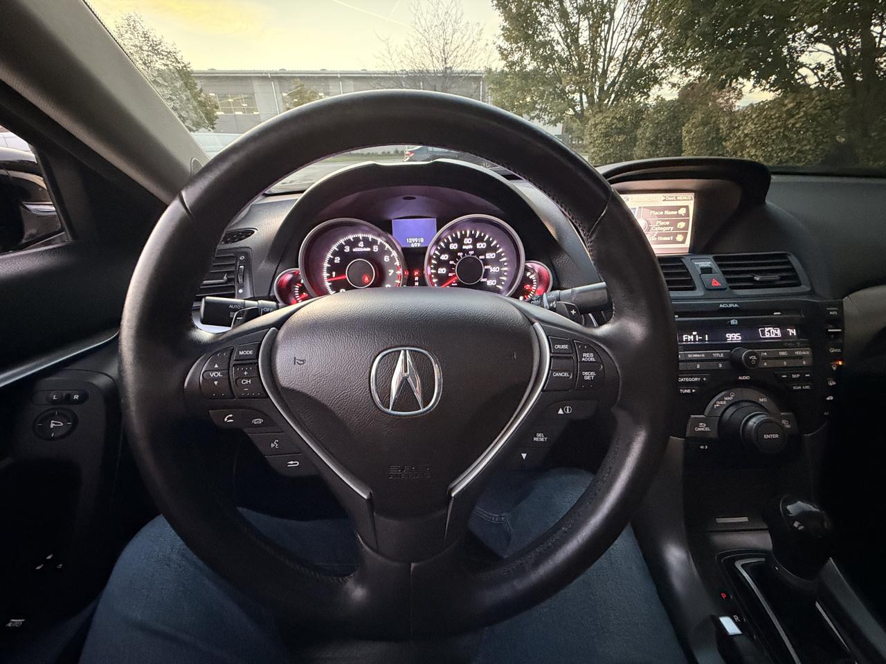 Acura TL 5-Speed AT with Tech Package 2011
