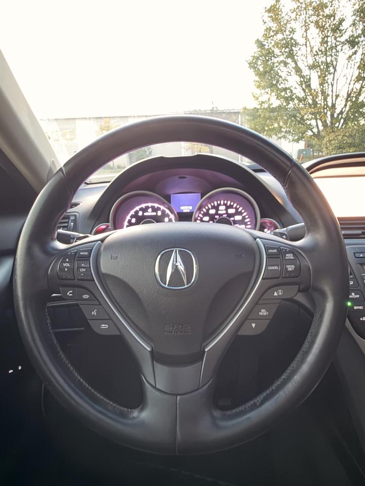 Acura TL 5-Speed AT with Tech Package 2011