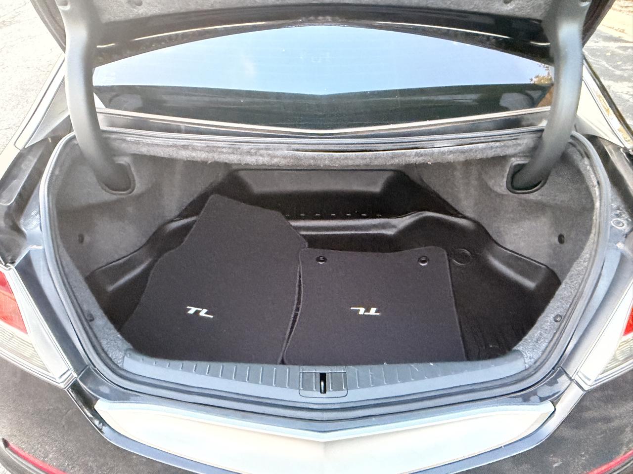 Acura TL 5-Speed AT with Tech Package 2011