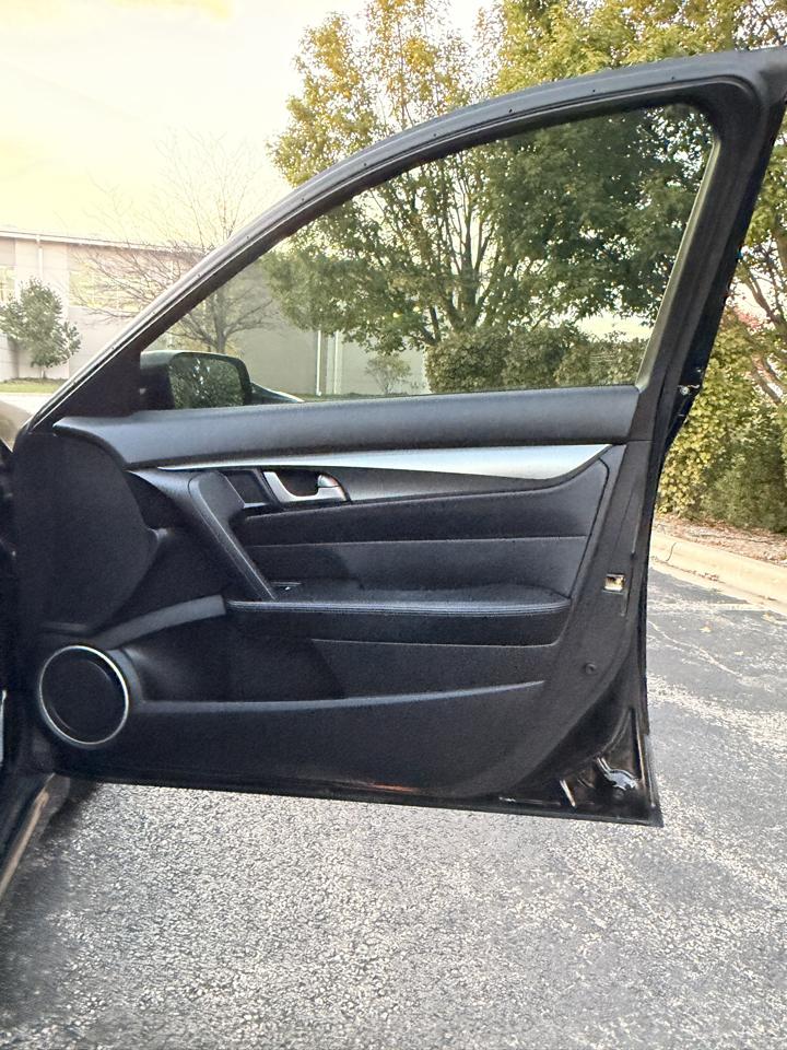Acura TL 5-Speed AT with Tech Package 2011