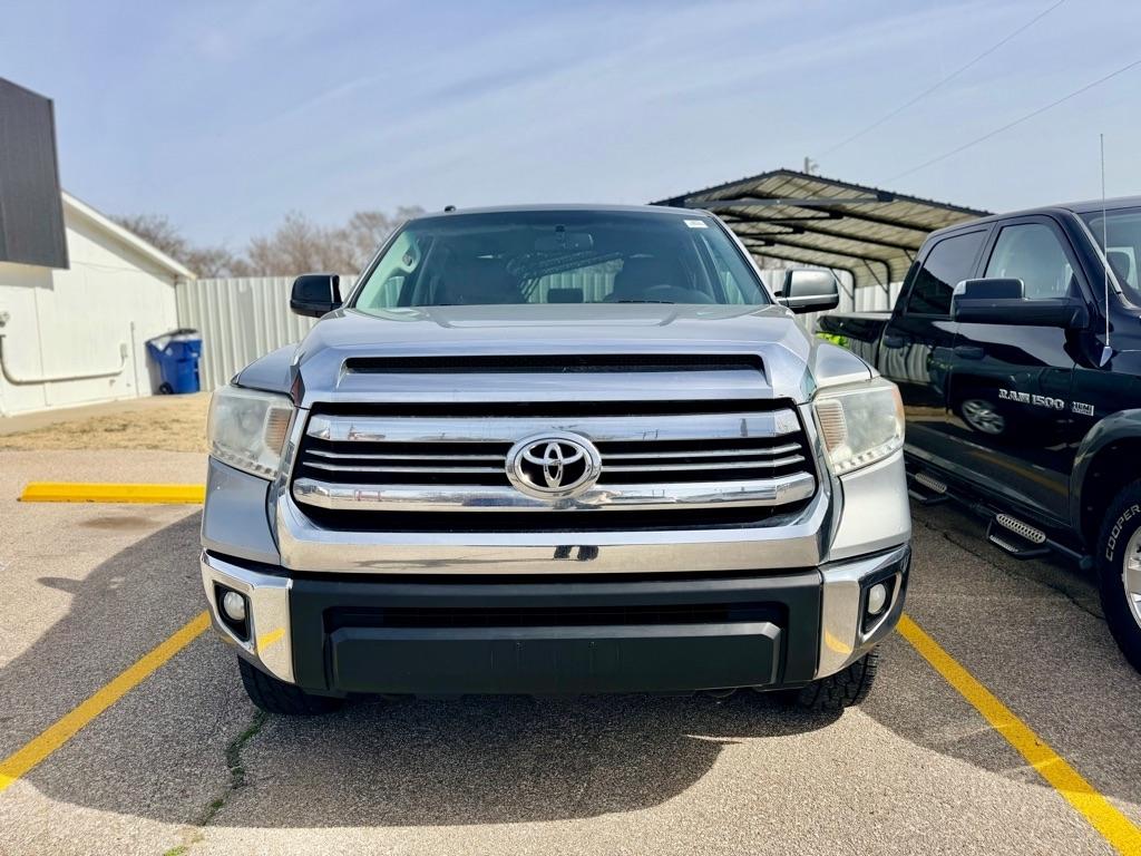 Toyota Tundra  2016