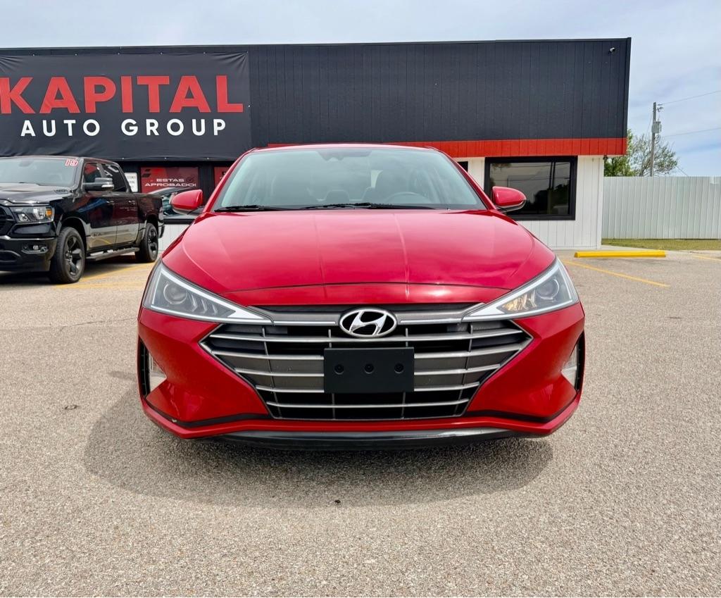 Hyundai Elantra  2020