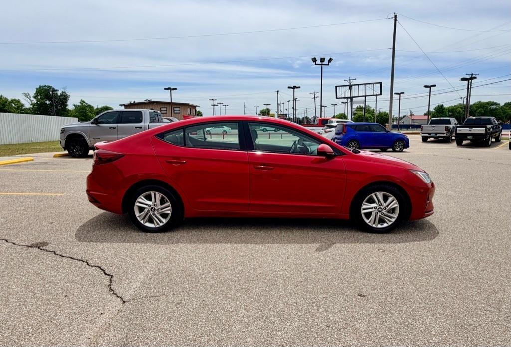 Hyundai Elantra  2020