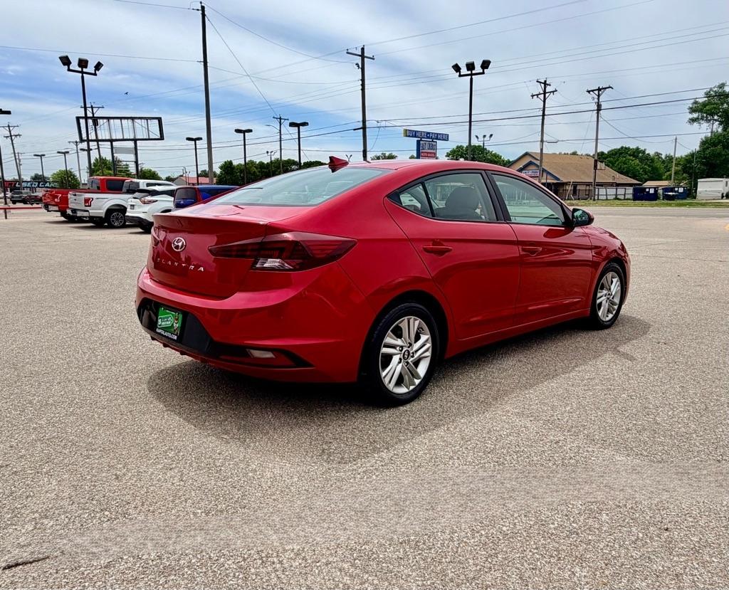 Hyundai Elantra  2020