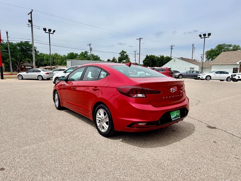 Hyundai Elantra  2020