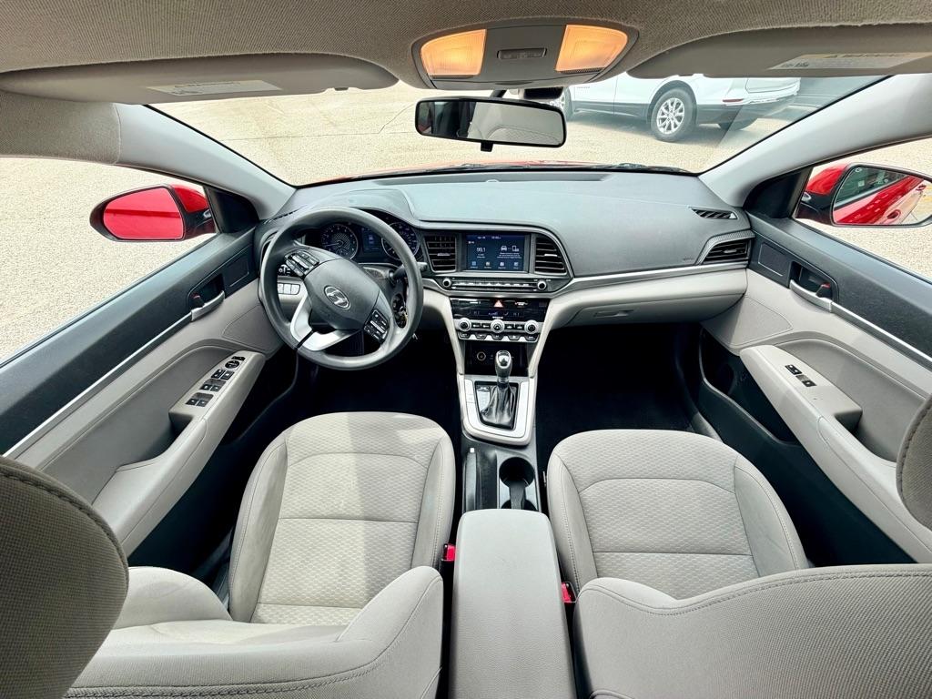 Hyundai Elantra  2020