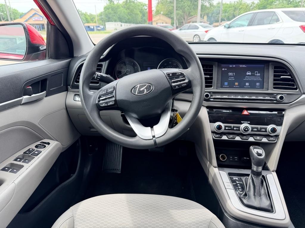 Hyundai Elantra  2020