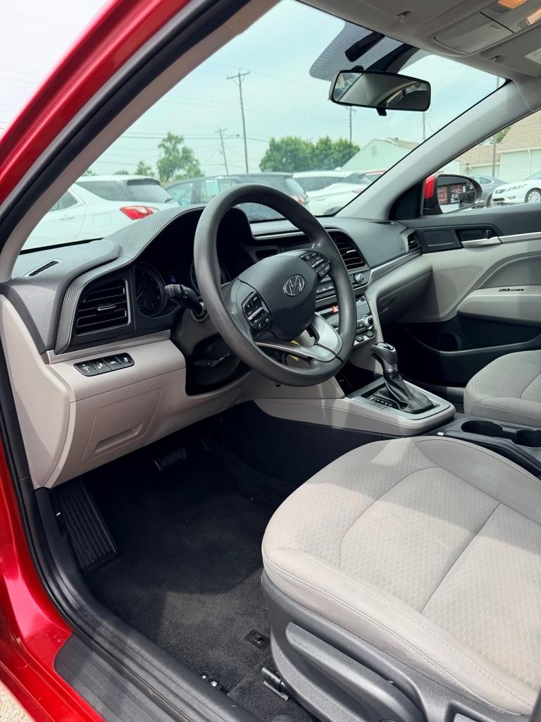 Hyundai Elantra  2020