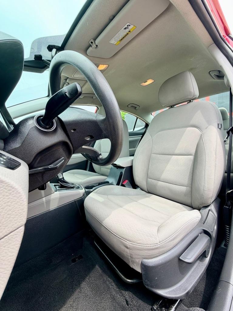Hyundai Elantra  2020