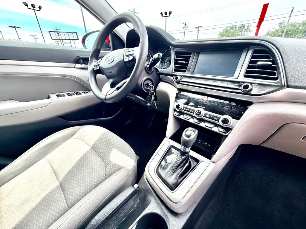 Hyundai Elantra  2020