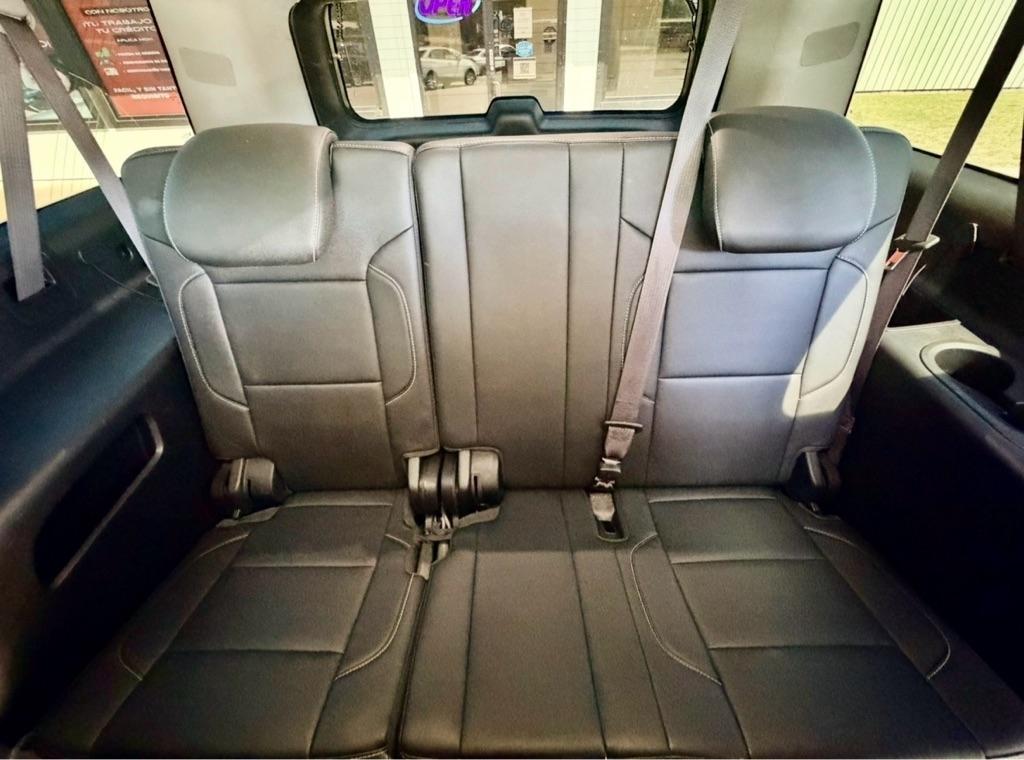 Chevrolet Suburban  2015