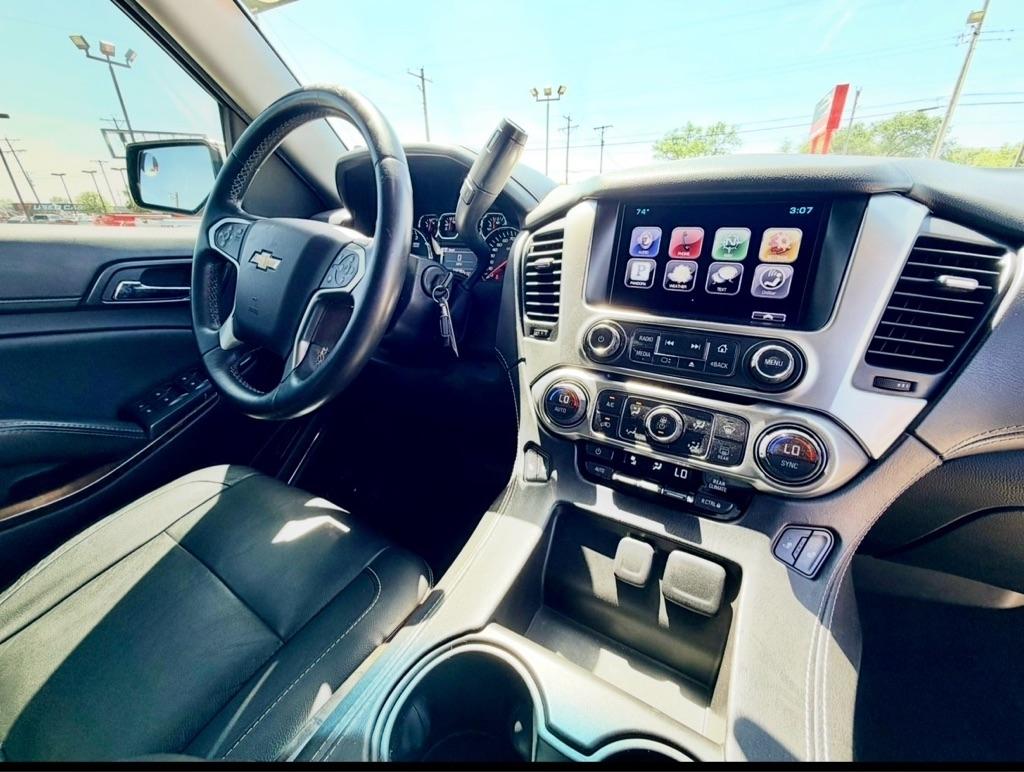 Chevrolet Suburban  2015