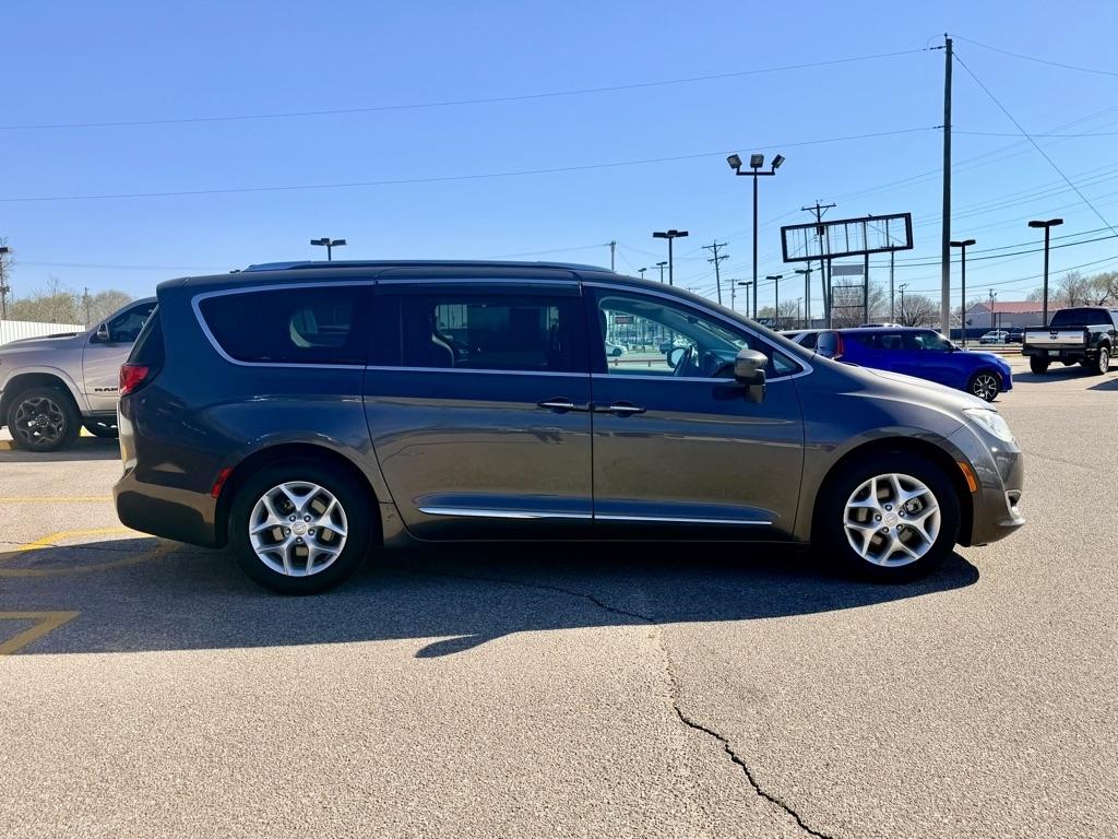 Chrysler Pacifica  2017