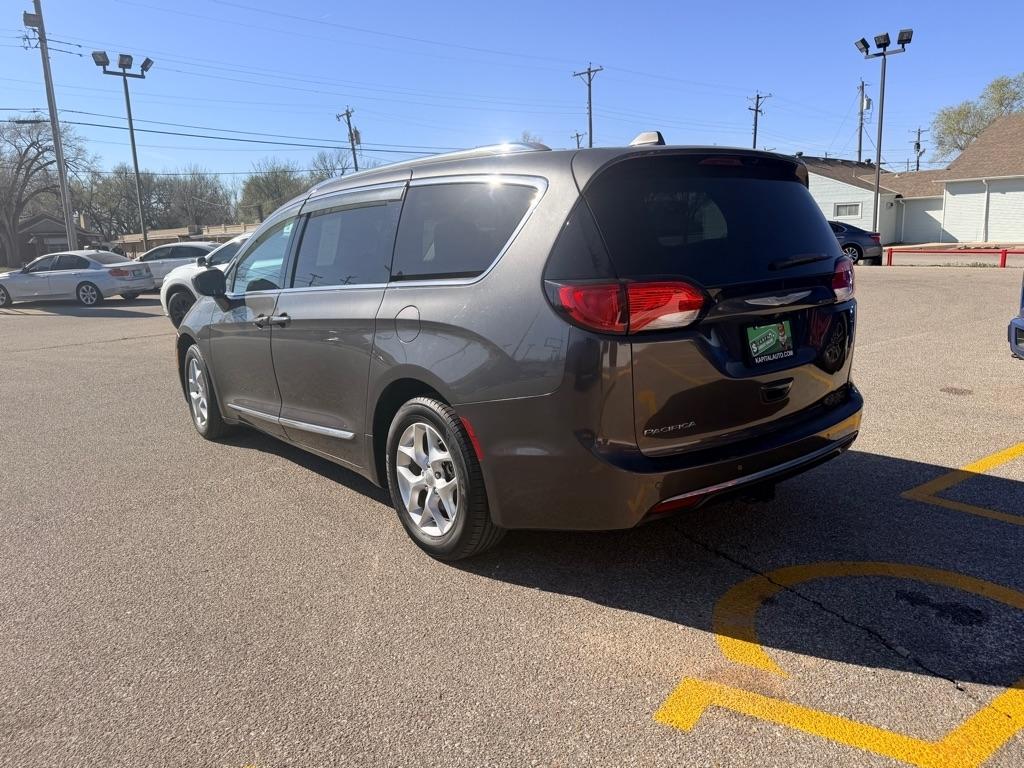 Chrysler Pacifica  2017