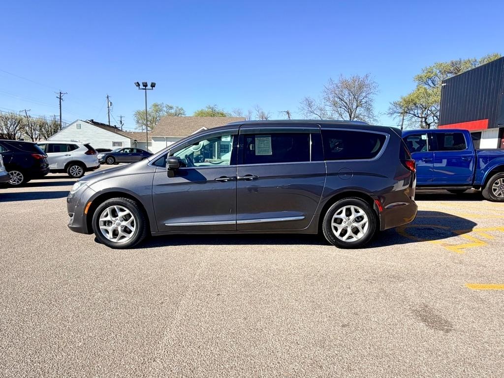 Chrysler Pacifica  2017