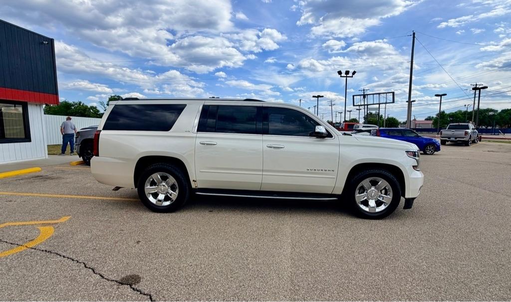 Chevrolet Suburban  2015