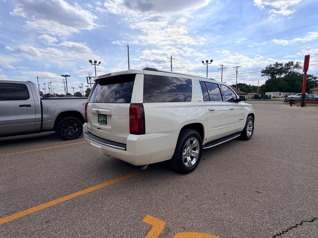 Chevrolet Suburban  2015