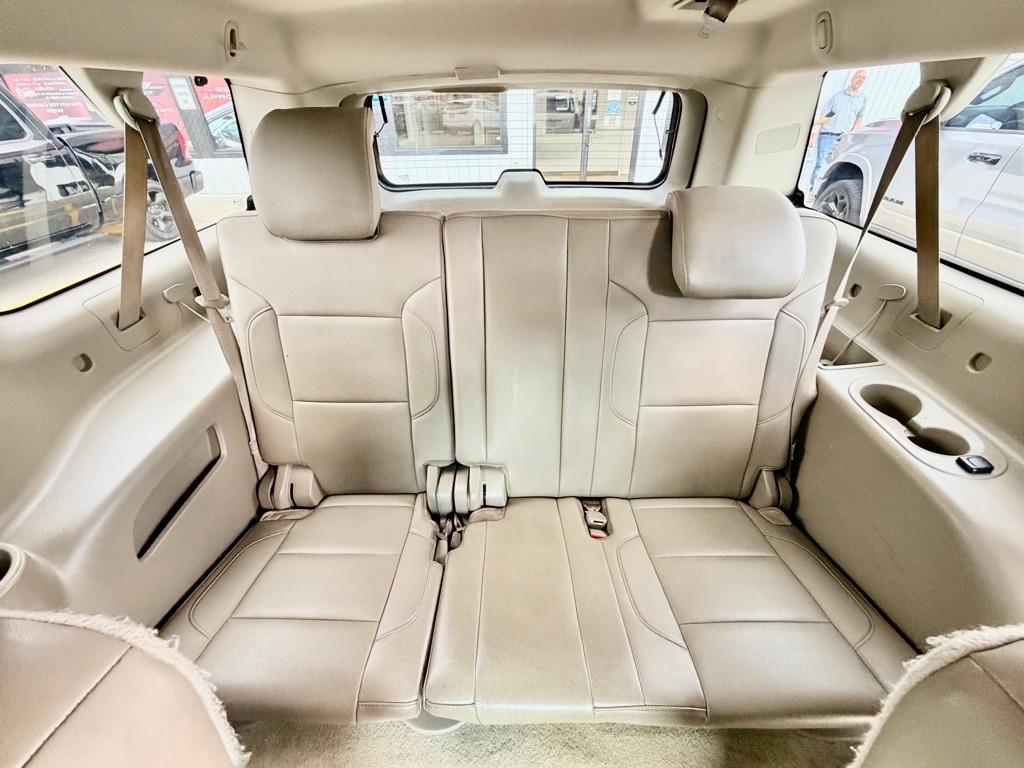 Chevrolet Suburban  2015