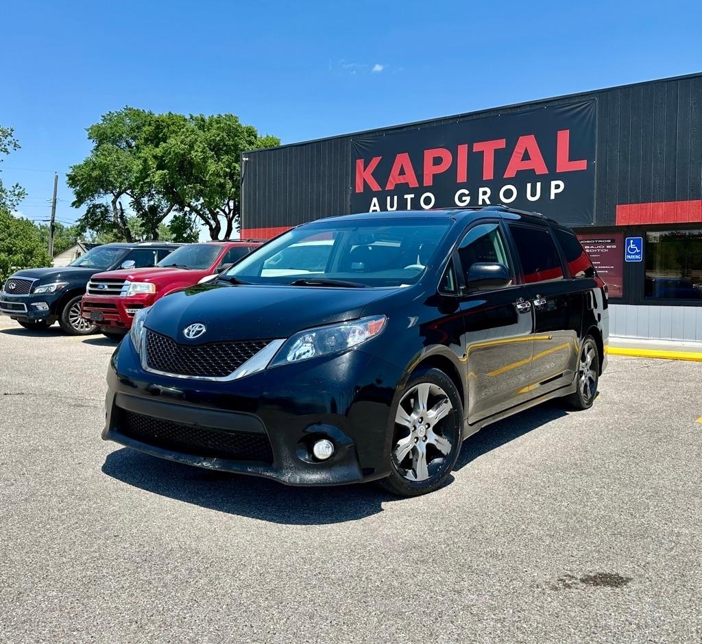 2014 Toyota Sienna SE V6 8-Passenger's photo